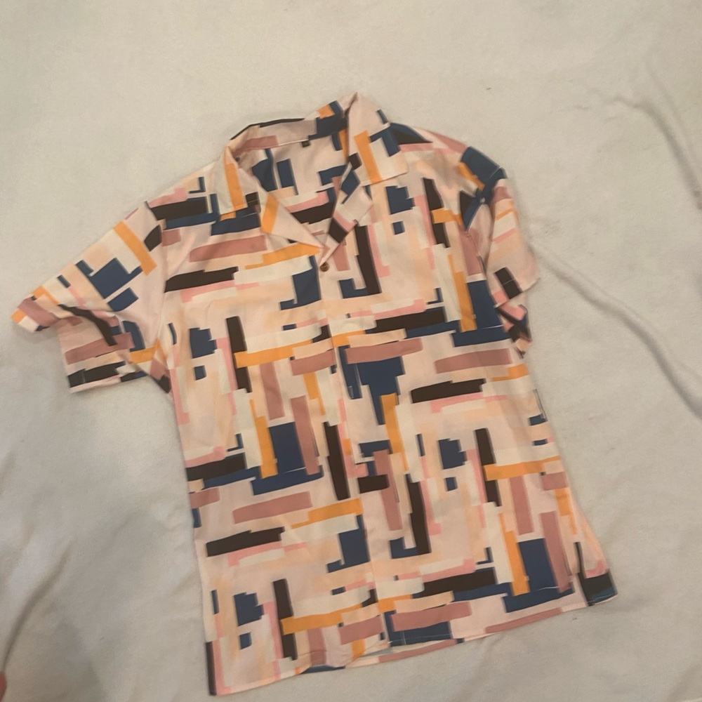 Men’s short sleeve lightweight shirt. Lightly used.